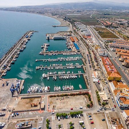 Puerto Caleta Dream - Alojamientos La Torre Caleta De Velez Kültér fotó